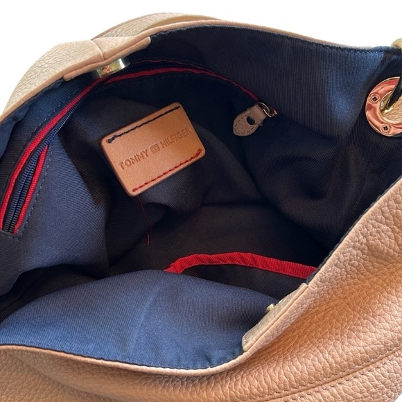 Tommy Hilfiger Blush Leather Hobo - Picture 3 of 5